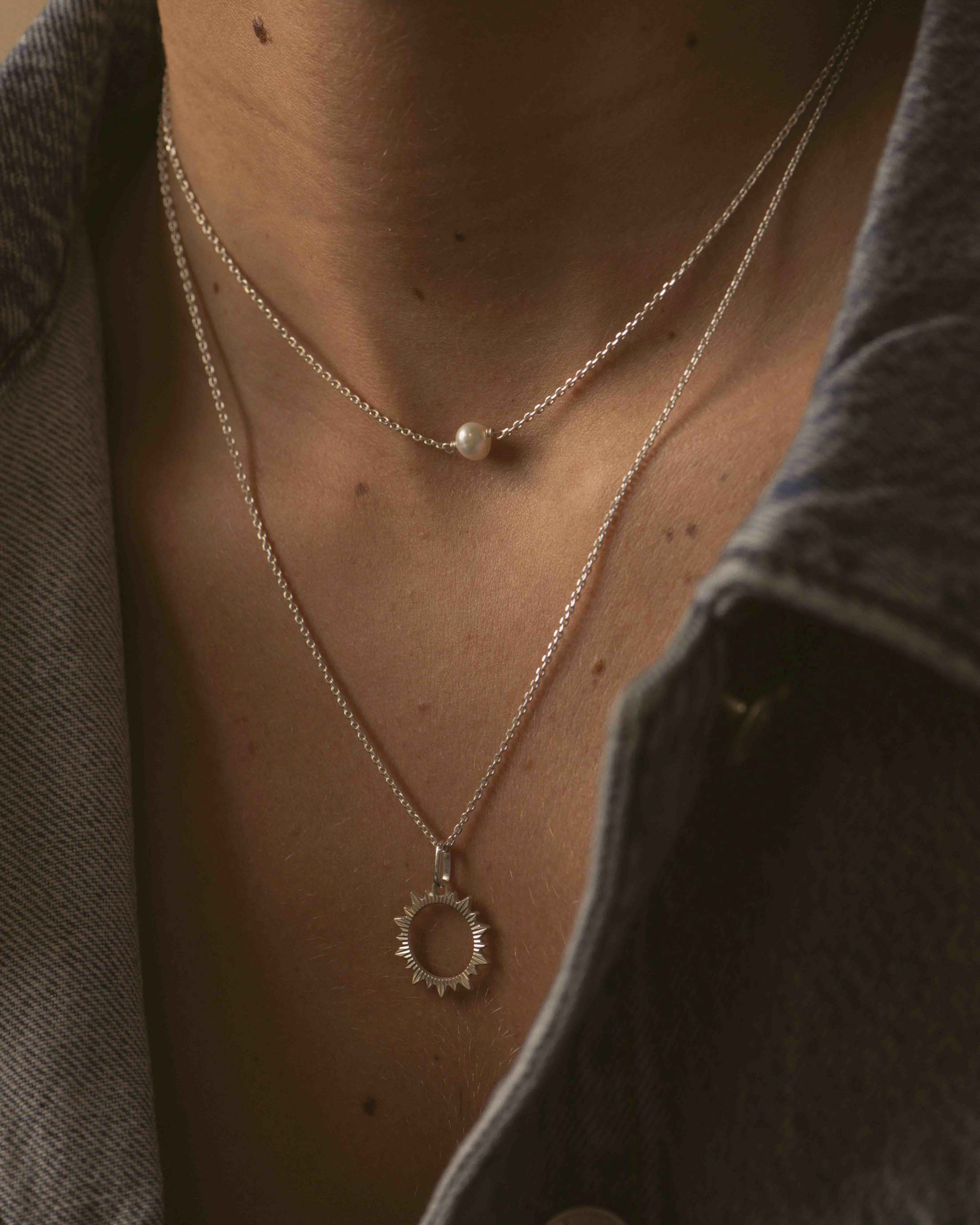 Composition of Vivienne necklaces