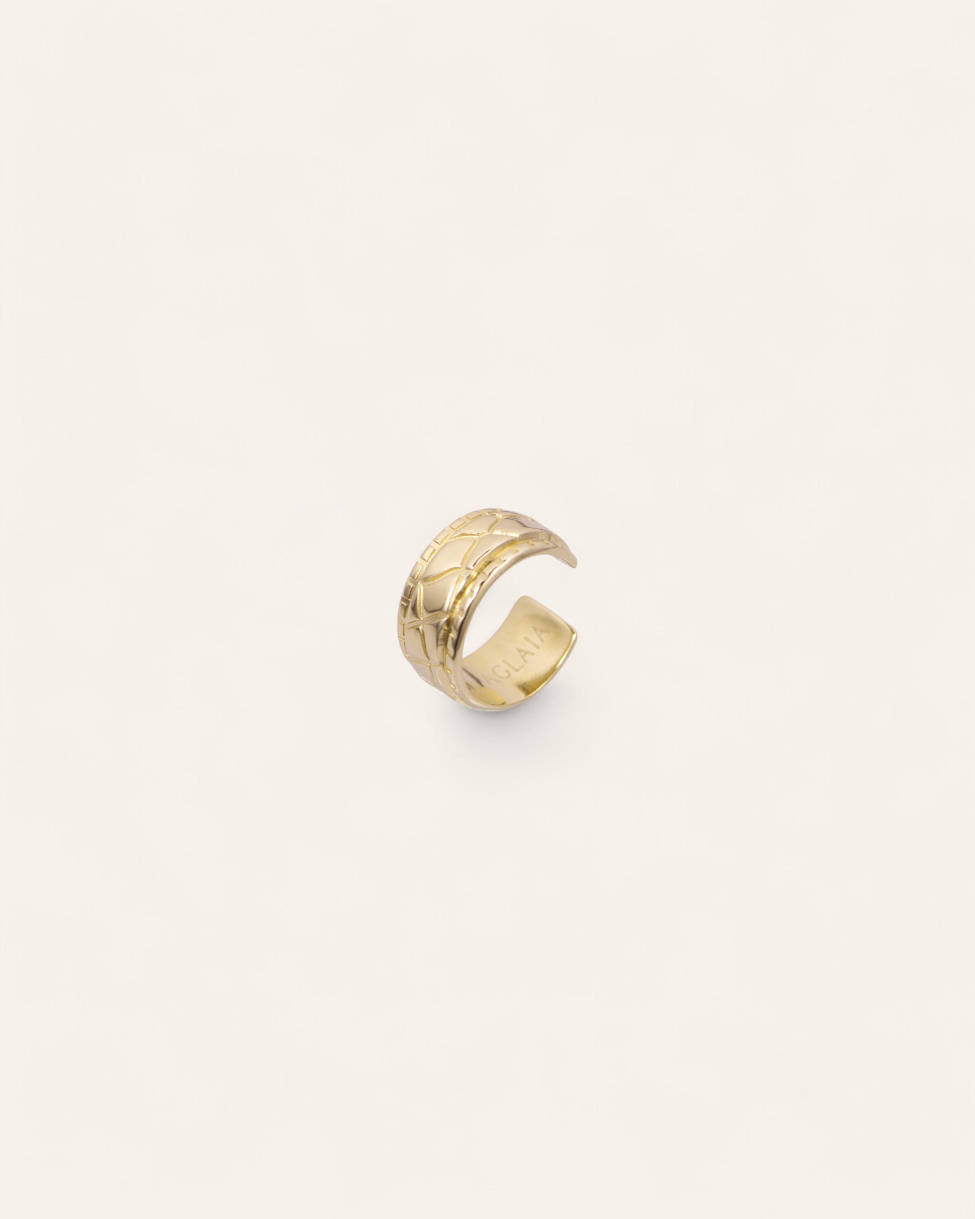 Coralie Earcuff